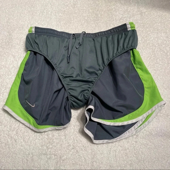 Nike Athletic Women’s Shorts Size Medium Sports short DRI-FIT - Picture 6 of 10